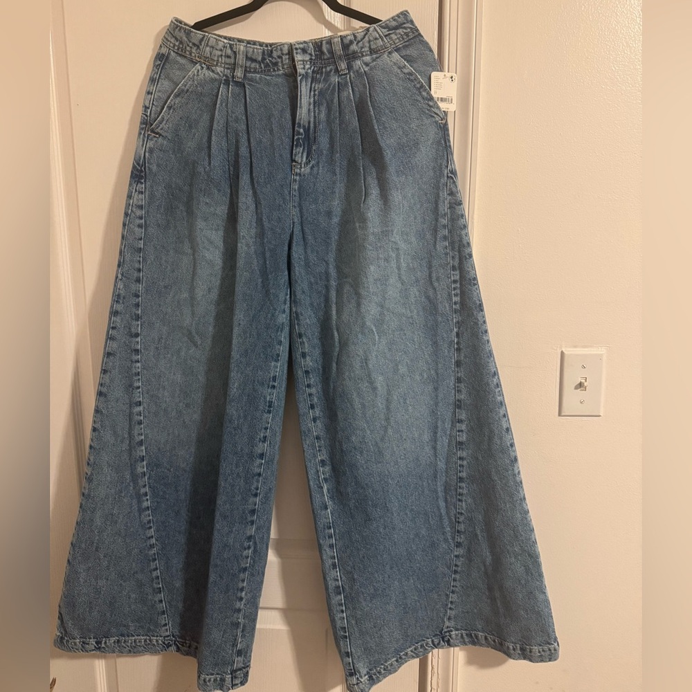 We The Free Light Blue Wide Leg Flare Jeans - Picture 2 of 6